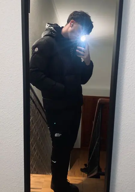 Я Duk, 23, знакомлюсь для вирта в Генуе