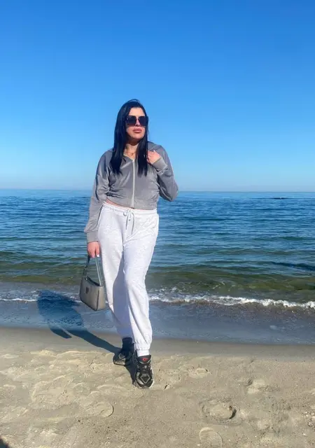 Юлия з Старокостянтинів, мені 25 років, познайомлюсь на одну ніч