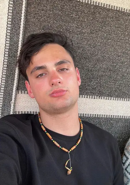 Santiago из Кильмес, ищу на сайте общение