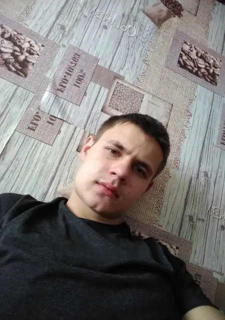 Едуард з Житомира, мені 20 років, познайомлюсь на одну ніч