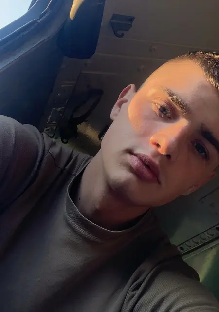 Artem из Ареццо, ищу на сайте знакомства на одну ночь