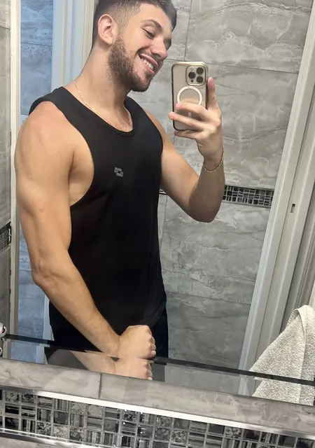 Ezequiel из Буэнос-айреса, мне 27, познакомлюсь для приятного времяпровождения