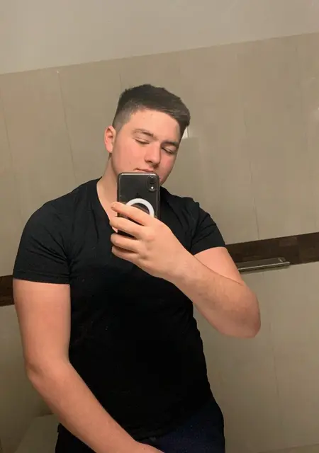 Gabriele из Рима, мне 18, познакомлюсь без обязательств