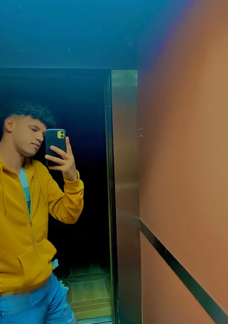 Siimoo de Almería, tengo 22 años, listo para conocer para pasatiempo agradable