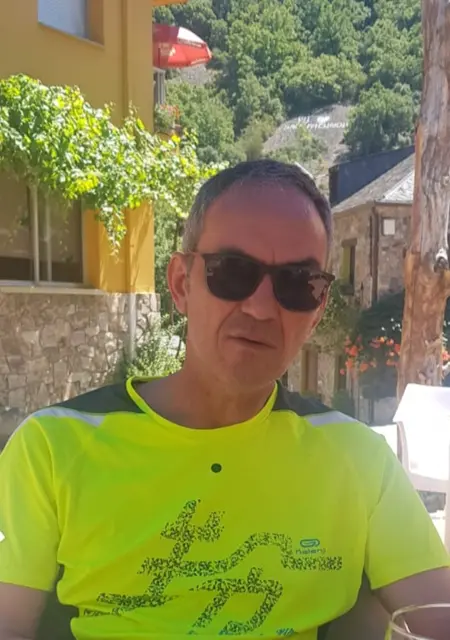 Miro de Barcelona, tengo 59 años, listo para conocer para relación a largo plazo