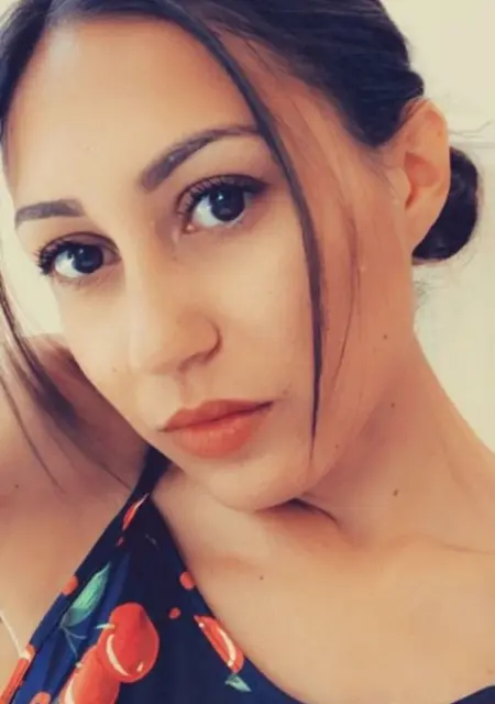 Marine из Парижа, мне 24, познакомлюсь