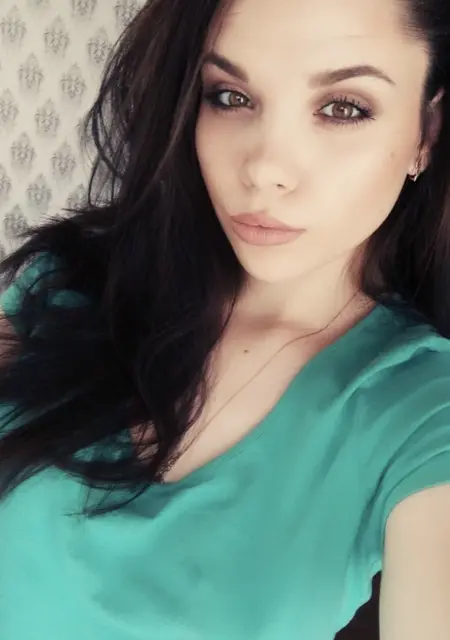 Я Agata, 19, знакомлюсь на одну ночь в Каменском