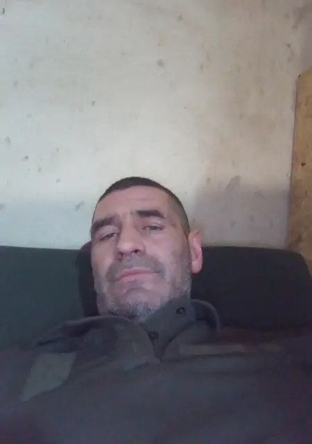 Я Саня, 43 років з Добропілля, шукаю знайомства без зобов'язань