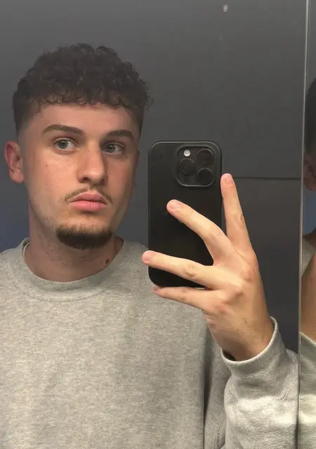 Giuliano из Франкфурта-на-майне, ищу на сайте знакомства на одну ночь