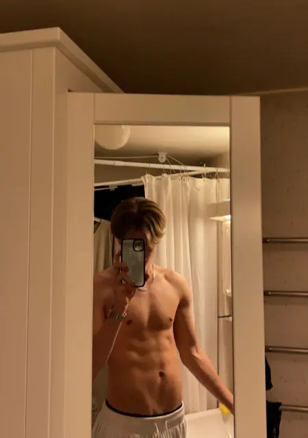 Pontus из Стокгольма, ищу на сайте знакомства без обязательств