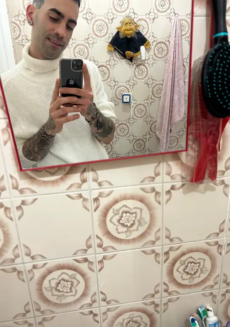 Soy Andres, 28 años de Oñate, busco conocer gente para relación sin ataduras