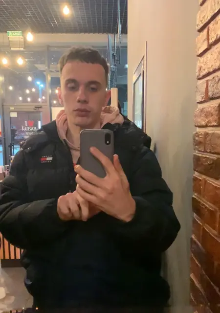 Я Назар, 23, знакомлюсь без обязательств в Харькове