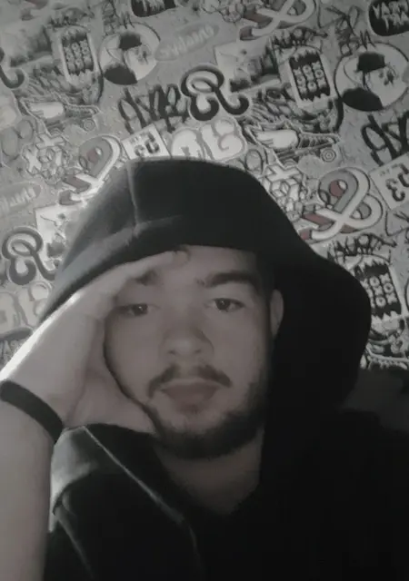 Я Reece, 20, знакомлюсь без обязательств в Лондоне