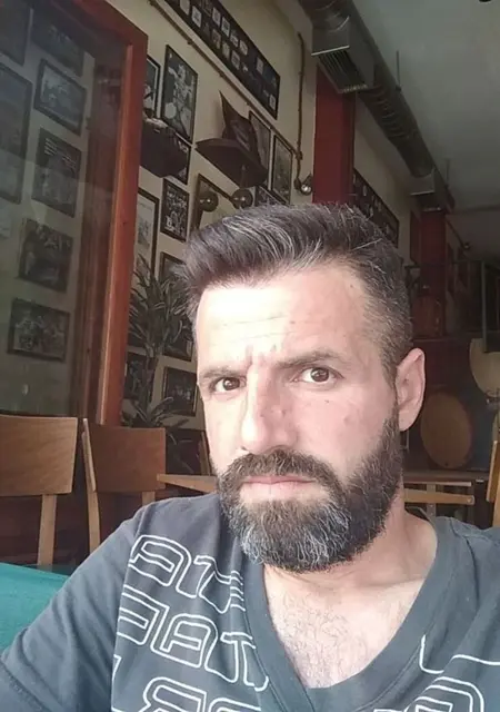 Radha Krishna из Афин, мне 39, познакомлюсь на одну ночь