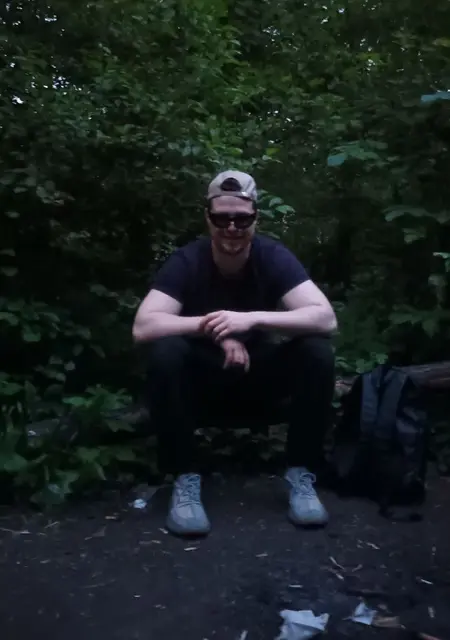 Charles из Франкфурта-на-майне, мне 26, познакомлюсь для приятного времяпровождения