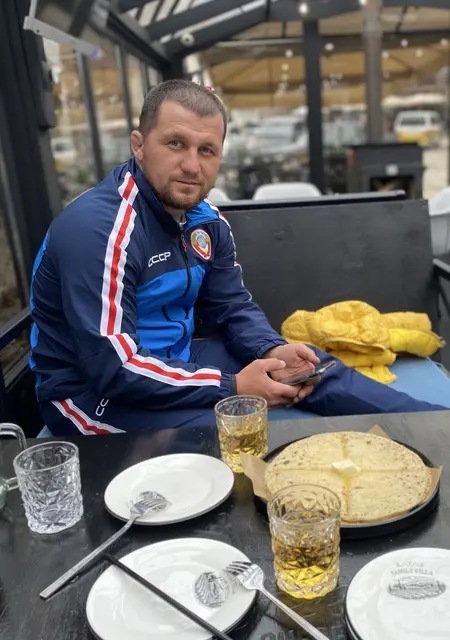 Иса из Амстердама, мне 32, познакомлюсь на одну ночь