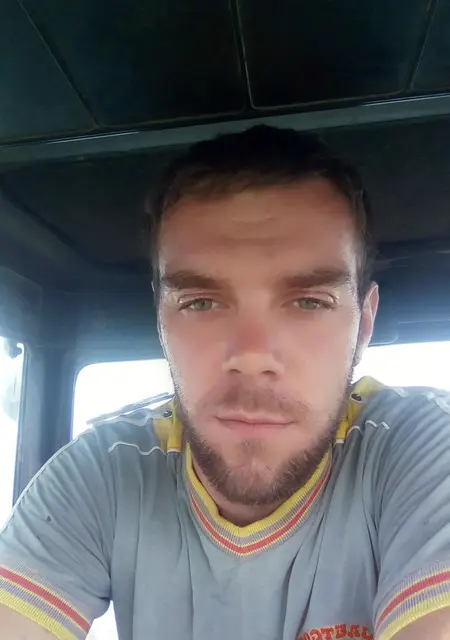 Я Александр, 32, из Барановичей, ищу знакомства на одну ночь