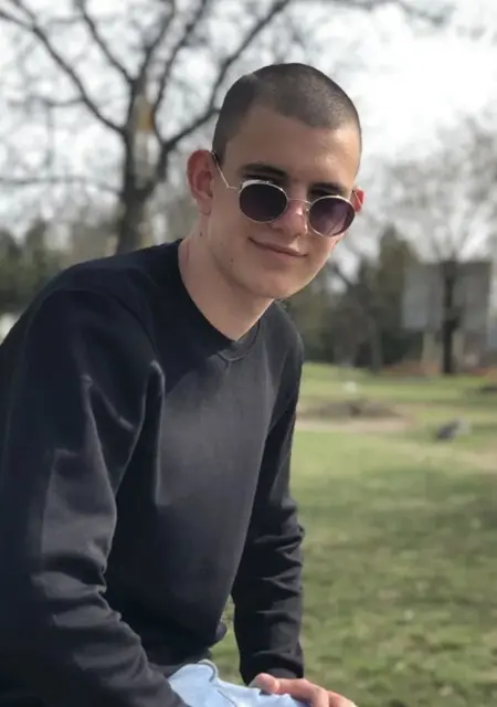 Я Никита, 20 років з Одеси, шукаю знайомство для спілкування