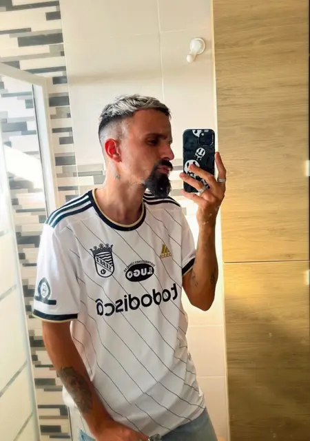 Soy Jesus, 25 años, conociéndome para relación sin ataduras en Sevilla