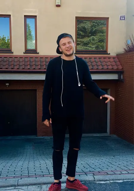 Daniil из Варшавы, ищу на сайте знакомства без обязательств