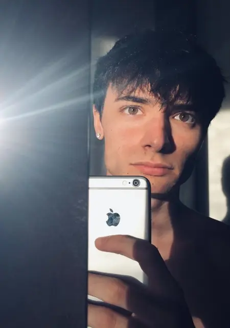 Luca из Турина, мне 23, познакомлюсь для приятного времяпровождения