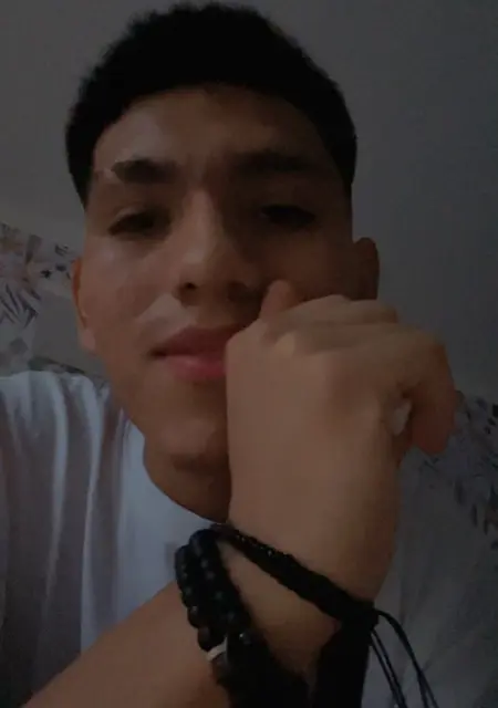 Marlon de Oviedo, tengo 23 años, listo para conocer para lío de una noche