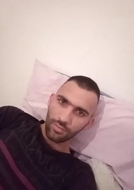 Я Giannhs, 24, из Афин, ищу знакомство