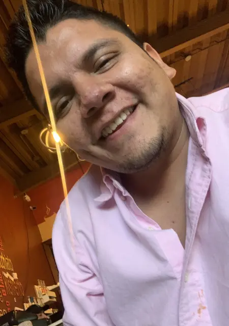 Carlitos из Сан-луис-потоси, мне 27, познакомлюсь для приятного времяпровождения