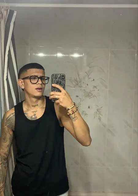 Alex Mauricio de Elda, tengo 26 años, listo para conocer para relación sin ataduras