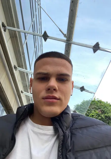 Vlad из Кёльна, ищу на сайте общение