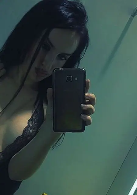 Я Рокси, 25, из Афин, ищу знакомство