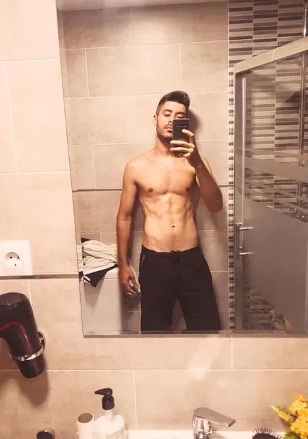 Soy Dani, 32 años de Estepona, busco conocer gente para chatear