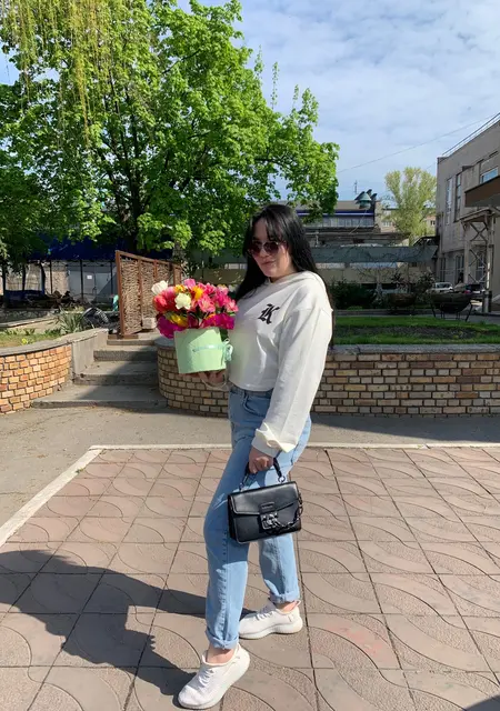 Я Lera, 25 років з Харкова, шукаю знайомства без зобов'язань