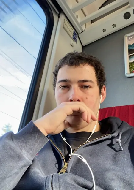 Я Jol, 22, из Золотурн, ищу знакомство для приятного времяпровождения