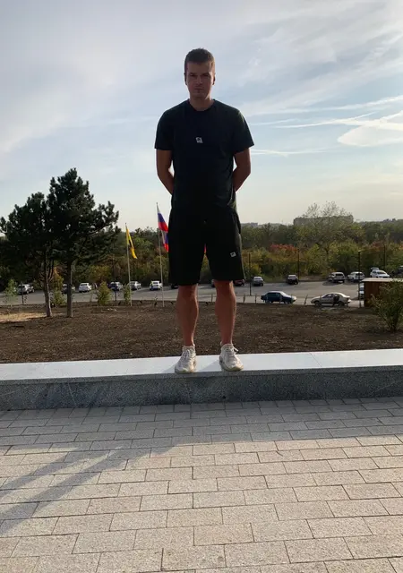 Я Александр, 28 років, знайомлюсь для спілкування у Луганську