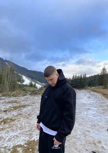 Я Дима, 24, знакомлюсь на одну ночь в Днепре