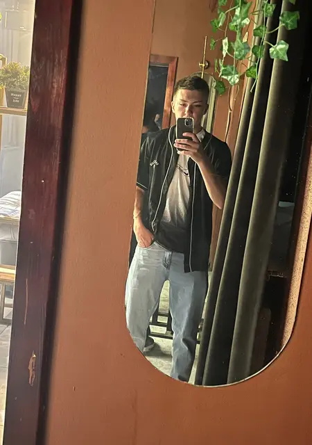 Станислав из Атырау, мне 20, познакомлюсь для постоянных отношений