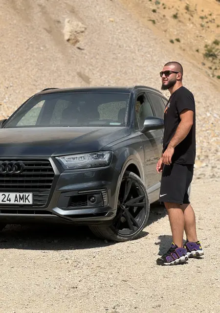 Andu из Питешти, мне 20, познакомлюсь на одну ночь