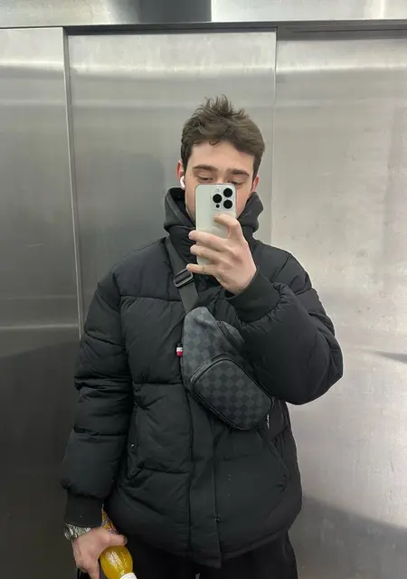 Mark de Vitoria, busco en el sitio lío de una noche