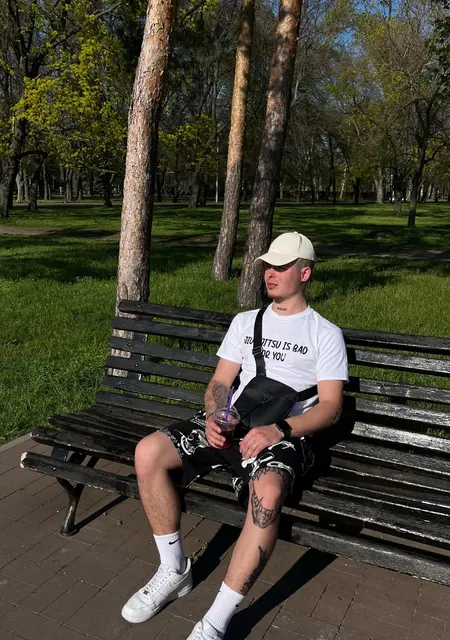 Едик из Кременчуга, ищу на сайте постоянные отношения