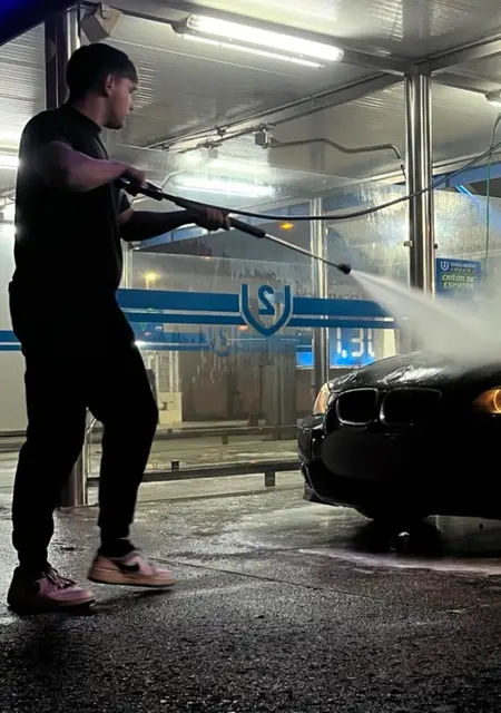 Я Andres, 20, из Крайовы, ищу знакомства без обязательств