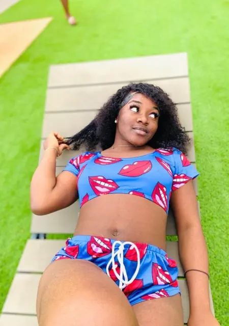 Yvana из Франконвиля, ищу на сайте знакомства на одну ночь