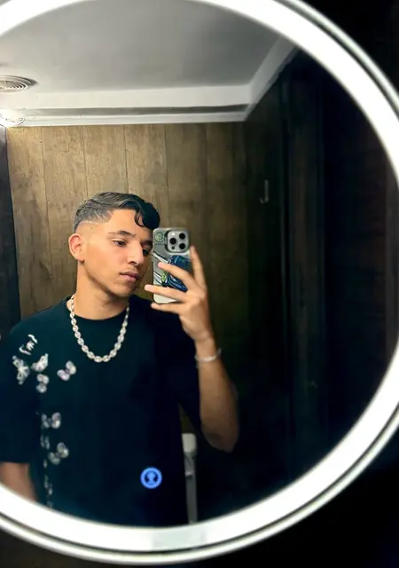 Soy Ahmed, 20 años de Barcelona, busco conocer gente para hacer nuevos amigos