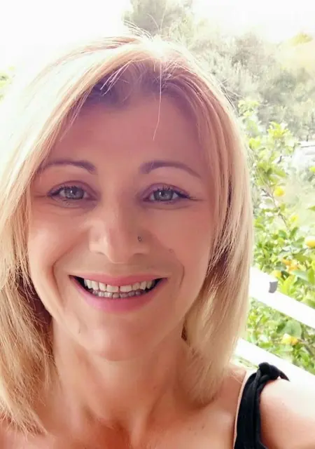 Katarzyna из Афин, мне 42, познакомлюсь на одну ночь