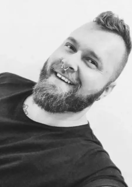 Leo из Афин, мне 31, познакомлюсь