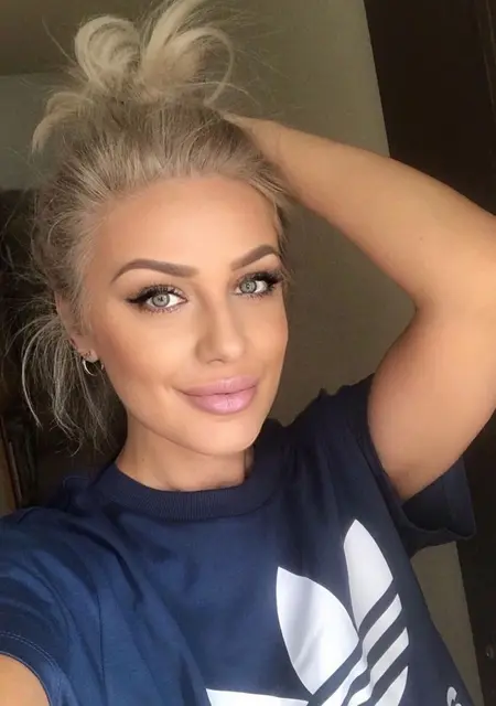 Claudia из Лорьяного, мне 35, познакомлюсь на одну ночь