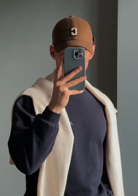 Максим з Чернівців, мені 20 років, познайомлюсь для постійних стосунків