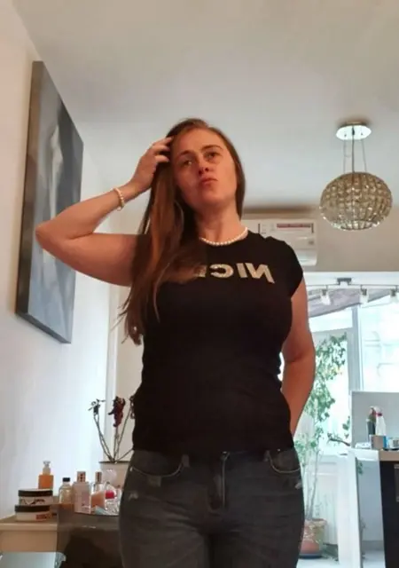 Я Lavinia, 43, знакомлюсь в Бухаресте