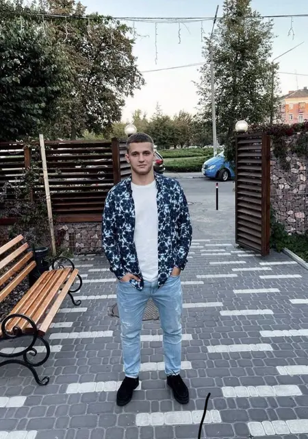 Егор з Сум, шукаю на сайті знайомства на одну ніч