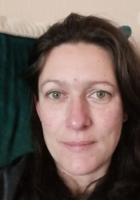 Steph из Парижа, мне 41, познакомлюсь